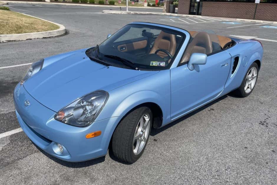2003 Toyota W30 MR2 sold for $19,000