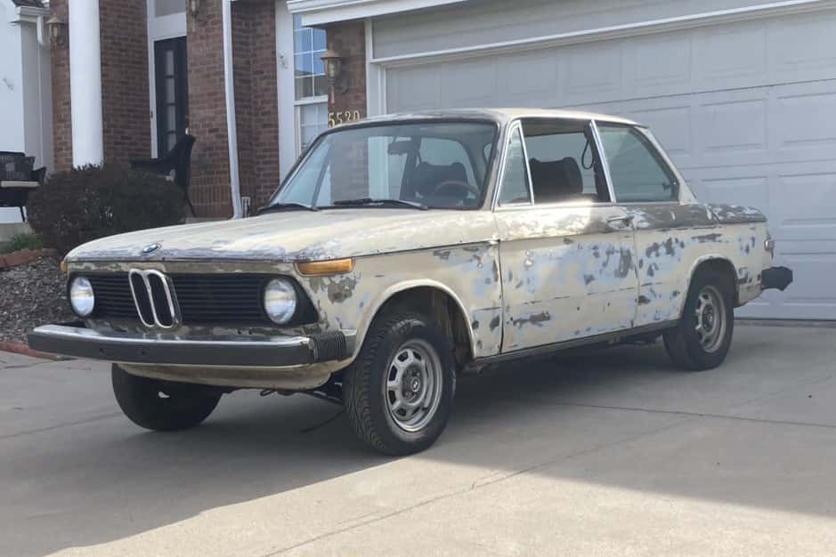 1975 BMW 2002 sold for $3,090