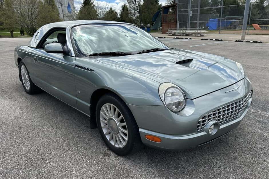 2004 Ford Thunderbird (2002-2005) sold for $15,250