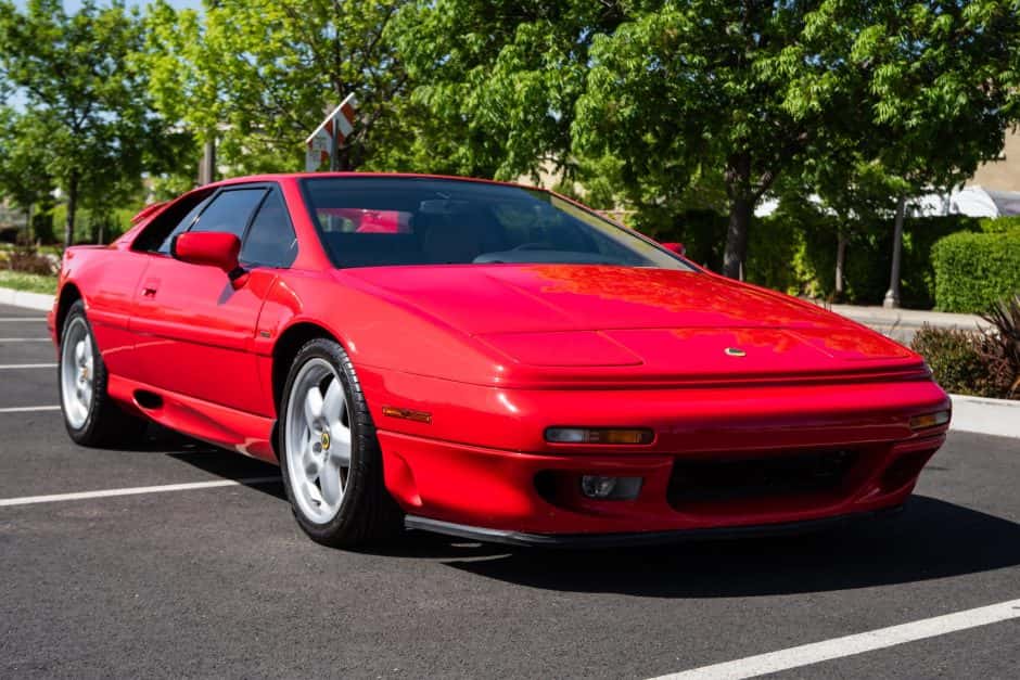 1994 Lotus Esprit sold for $30,000