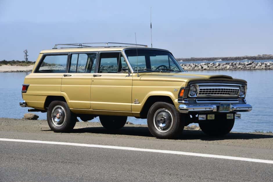 1970 Jeep SJ Wagoneer sold for $19,220
