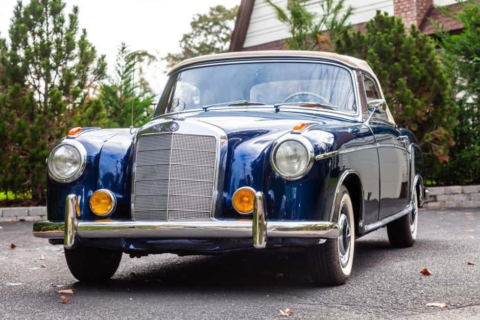 1958 Mercedes-Benz Ponton sold for $105,000