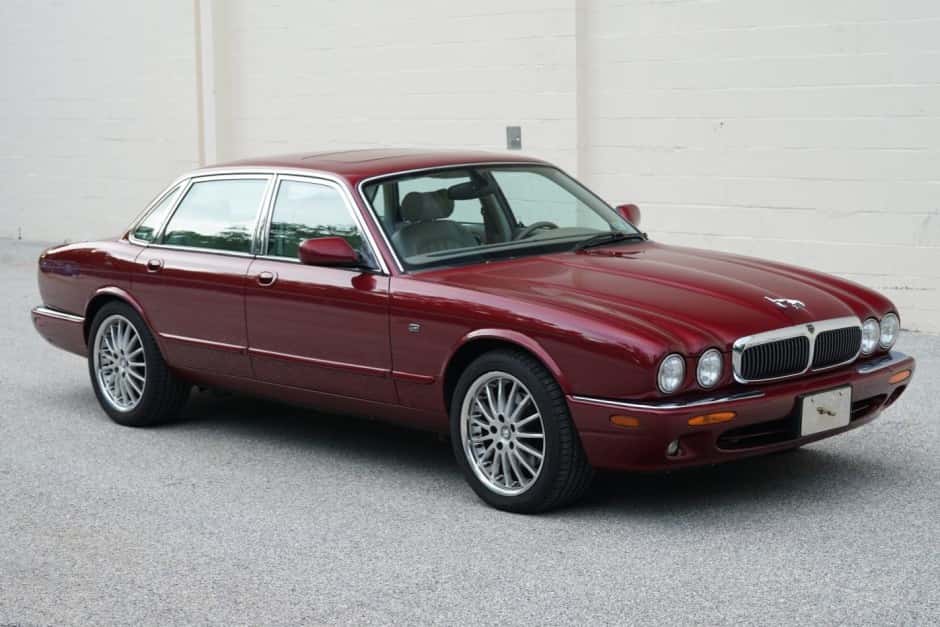 2000 Jaguar X308 XJ (1998-2003) sold for $12,300