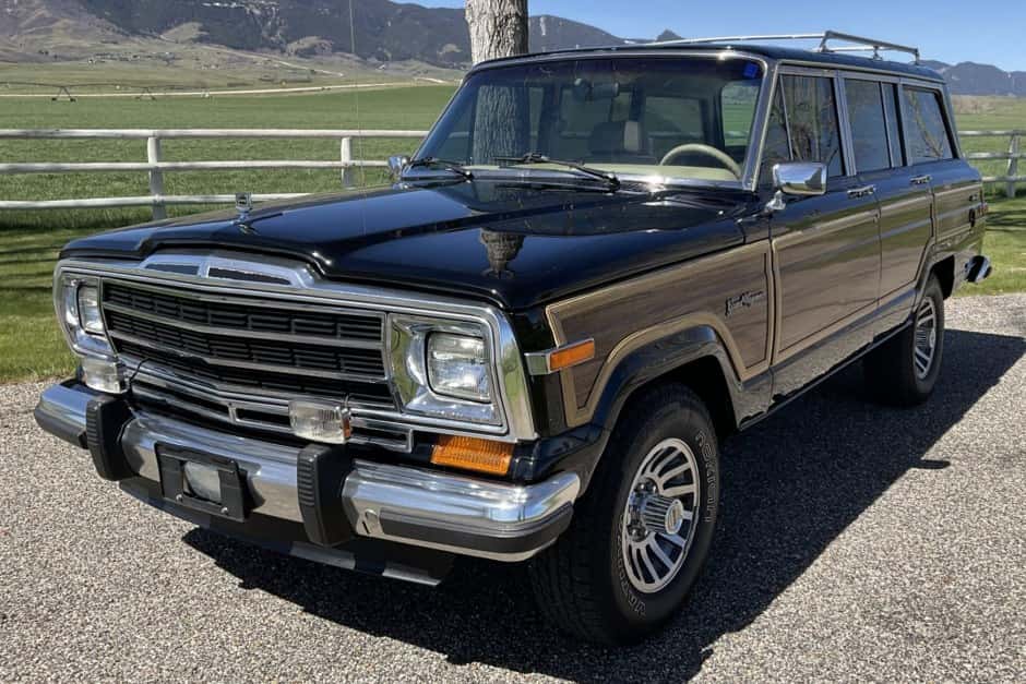 1990 Jeep SJ Grand Wagoneer sold for $50,000