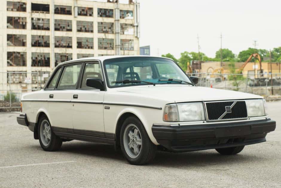 1990 Volvo 240 sold for $6,600