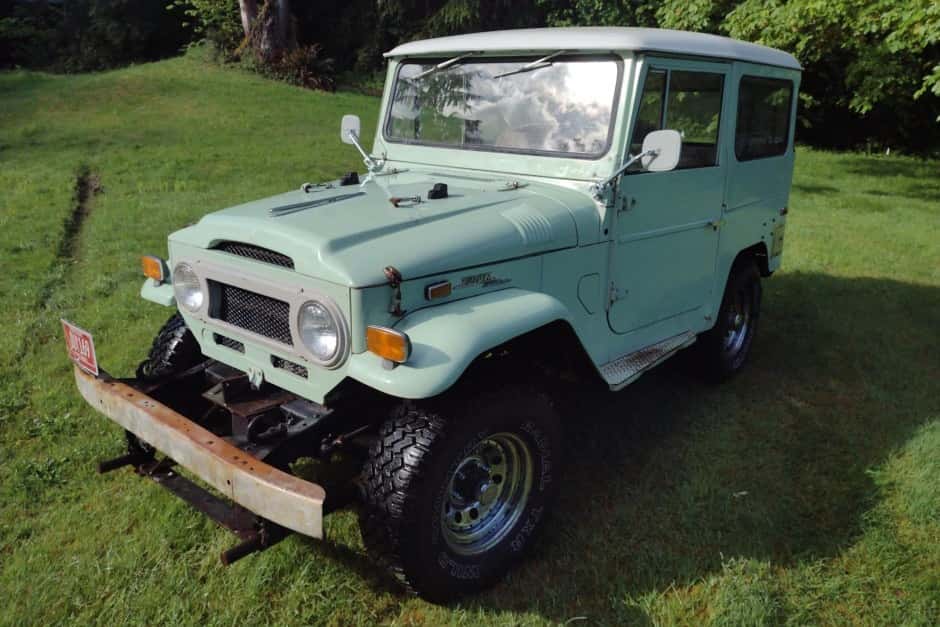 1971 Toyota Land Cruiser FJ40 sold for $16,500