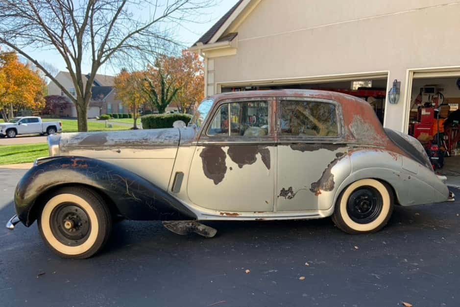 1955 Bentley R-Type sold for $10,001