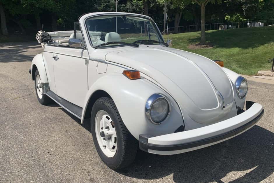 1979 Volkswagen Super Beetle sold for $24,250