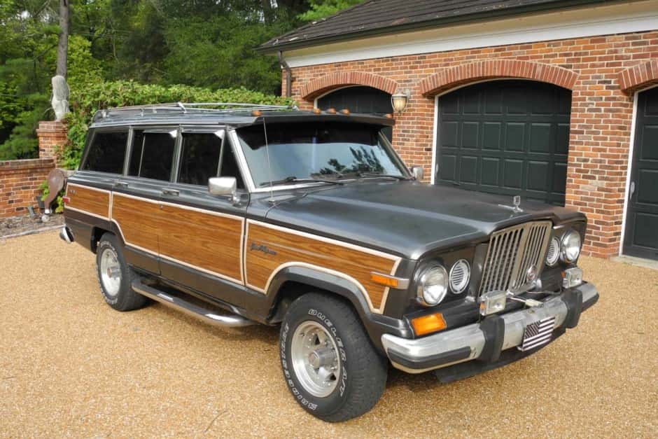 1986 Jeep SJ Grand Wagoneer sold for $20,000