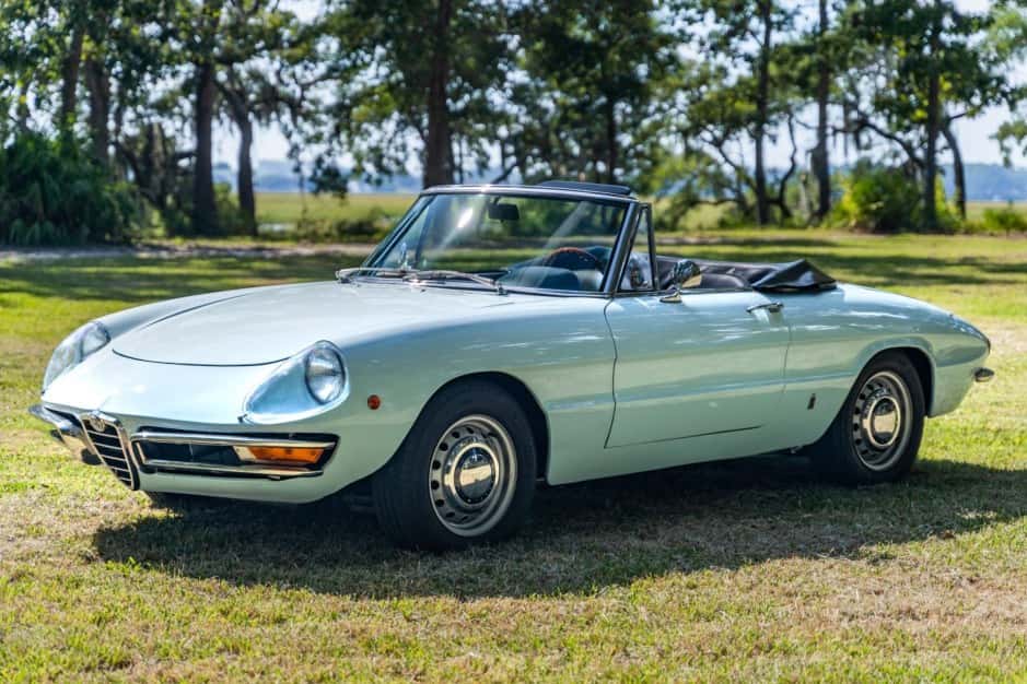 1969 Alfa Romeo 105/115 Spider Series 1 sold for $29,000