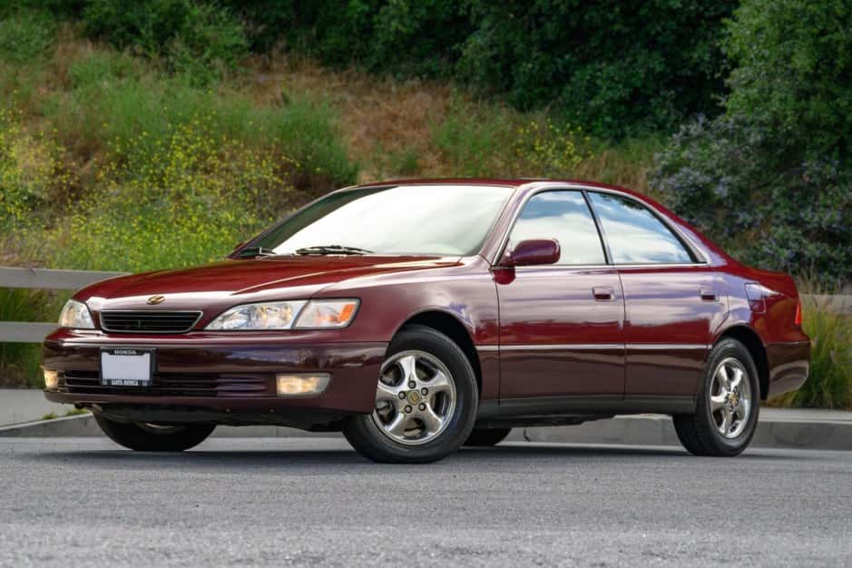 1997 Lexus ES sold for $9,856