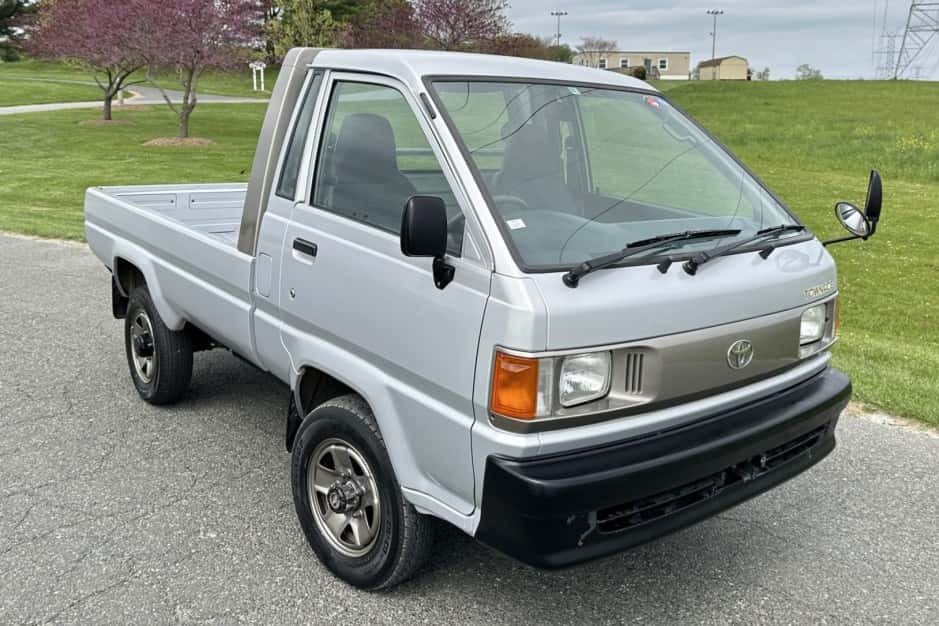 1998 Toyota LiteAce & TownAce sold for $9,900