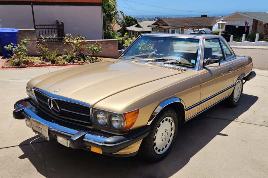 1988 Mercedes-Benz R107 SL sold for $32,000