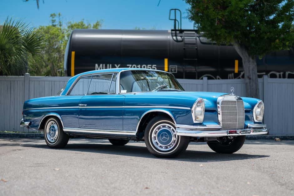 1965 Mercedes-Benz W112 sold for $60,000