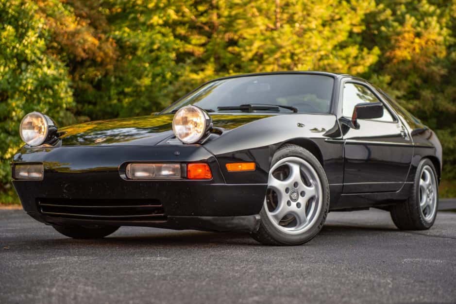1989 Porsche 928 sold for $30,000