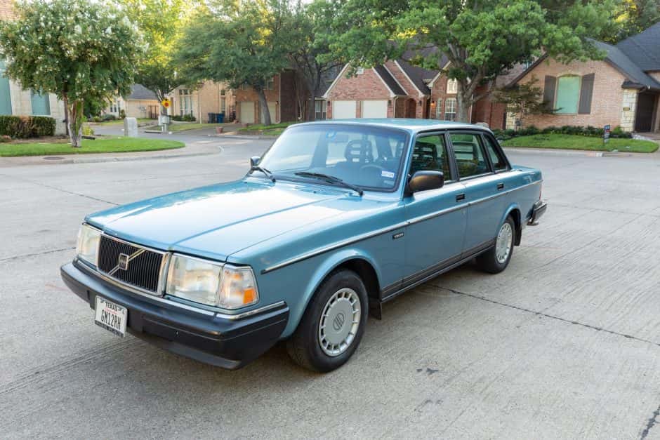 1993 Volvo 240 sold for $16,501