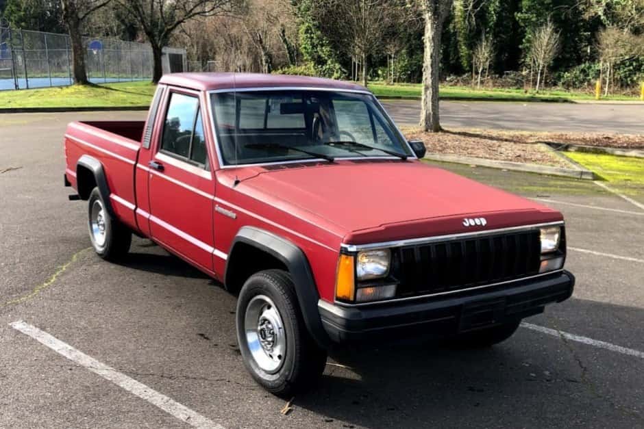 1987 Jeep Pickup sold for $3,887