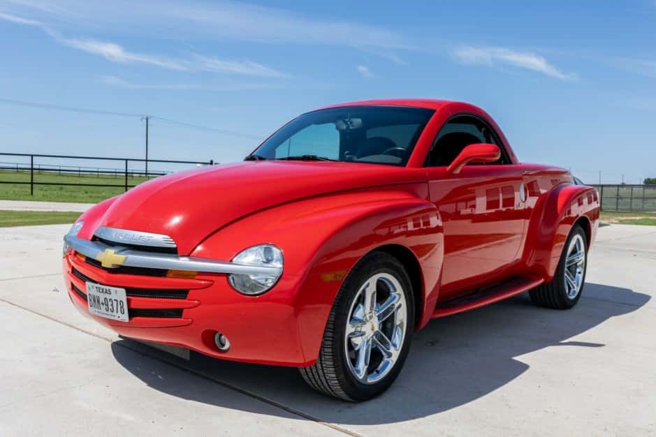2005 Chevrolet SSR sold for $33,000