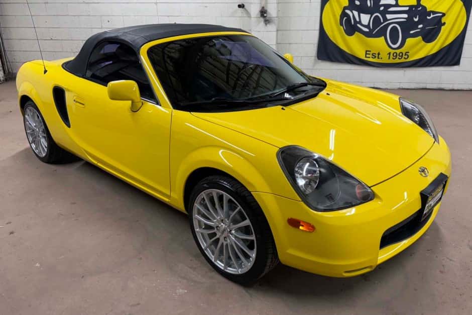 2001 Toyota W30 MR2 sold for $16,800