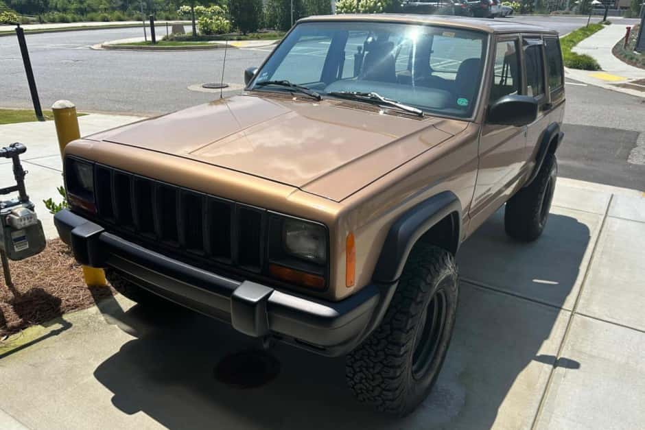 1999 Jeep XJ Cherokee sold for $14,755