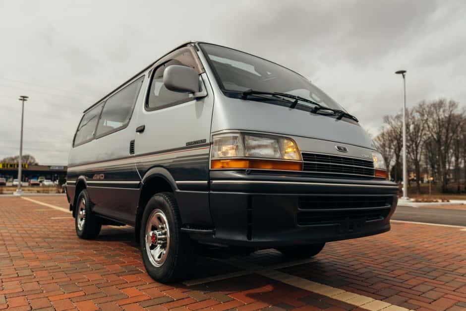 1992 Toyota HiAce sold for $7,800
