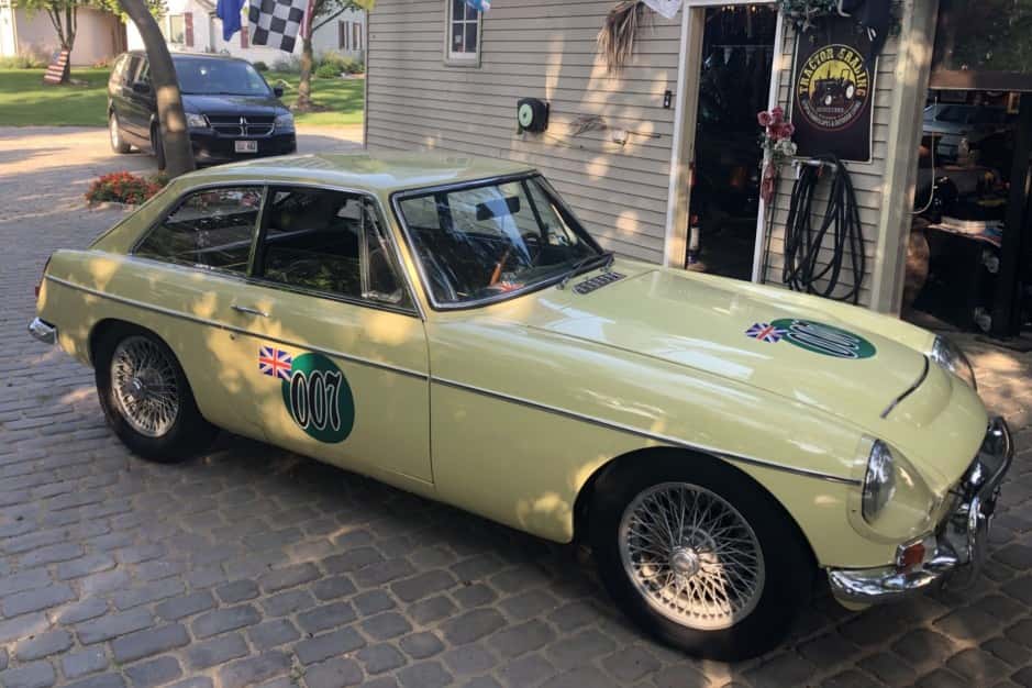 1968 MG MGC sold for $14,700