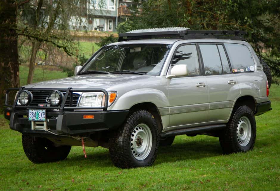 1999 Toyota Land Cruiser 100-Series sold for $14,500