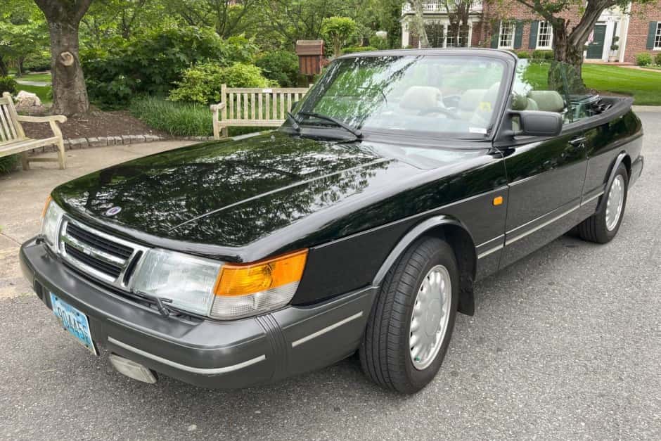 1993 Saab 900 sold for $12,362
