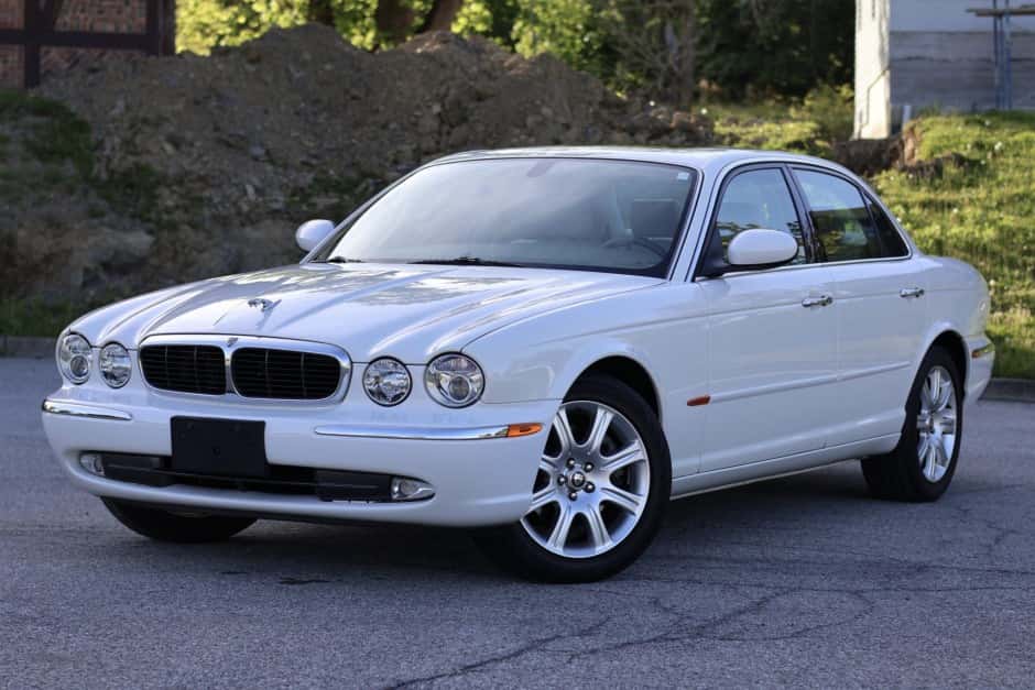 2004 Jaguar X350/X356/X358 XJ (2004-2009) sold for $10,000