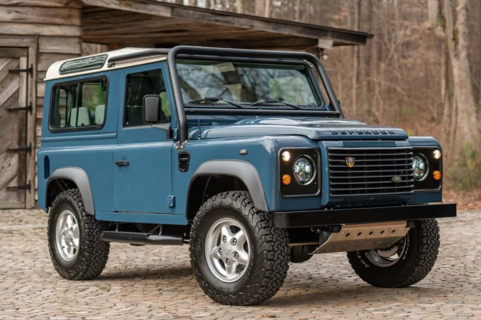 2020 Osprey Defender Replica sold for $118,000