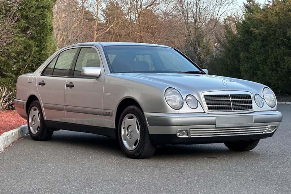 1997 Mercedes-Benz W210 E-Class sold for $28,050