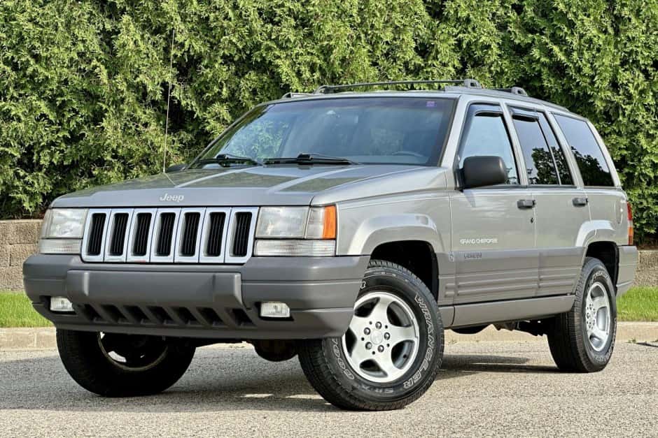 1997 Jeep ZJ Grand Cherokee sold for $11,000