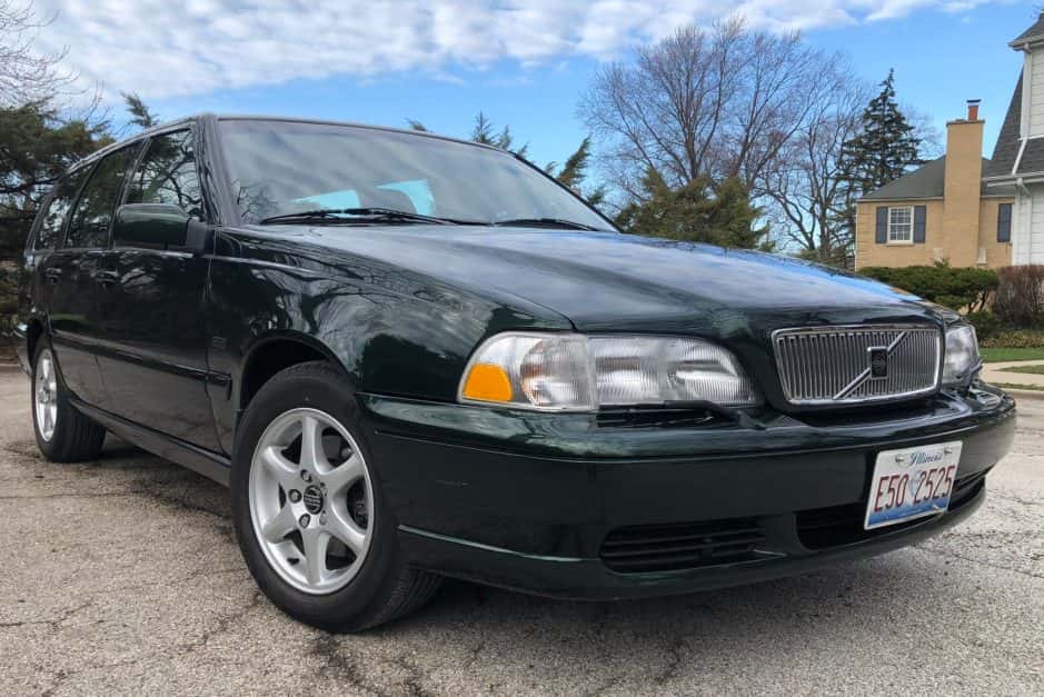 1998 Volvo V70 sold for $15,150