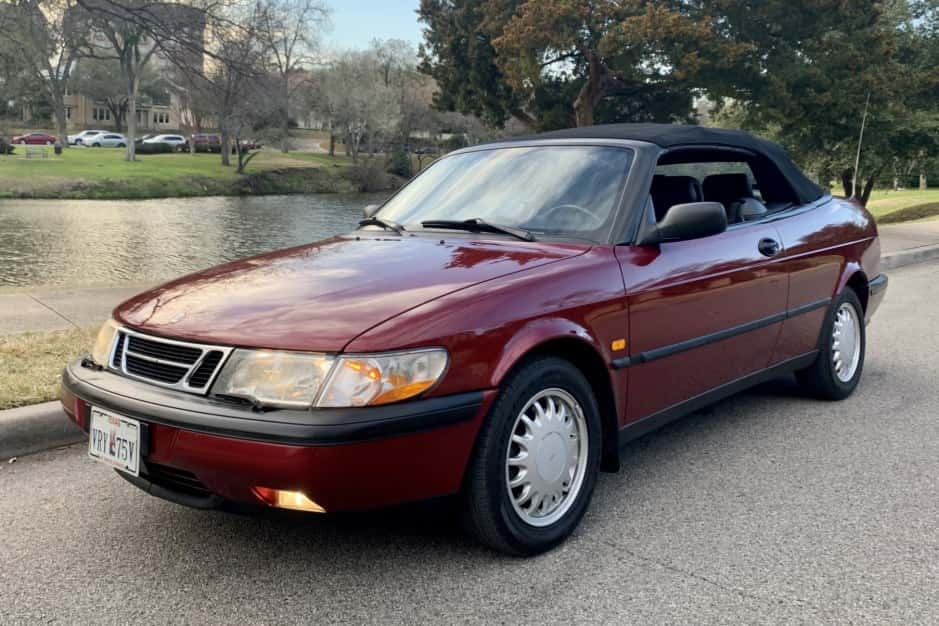 1995 Saab 900 sold for $3,600