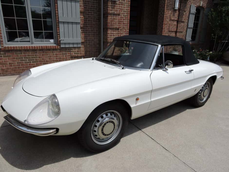 1967 Alfa Romeo 105/115 Spider Series 1 sold for $29,500