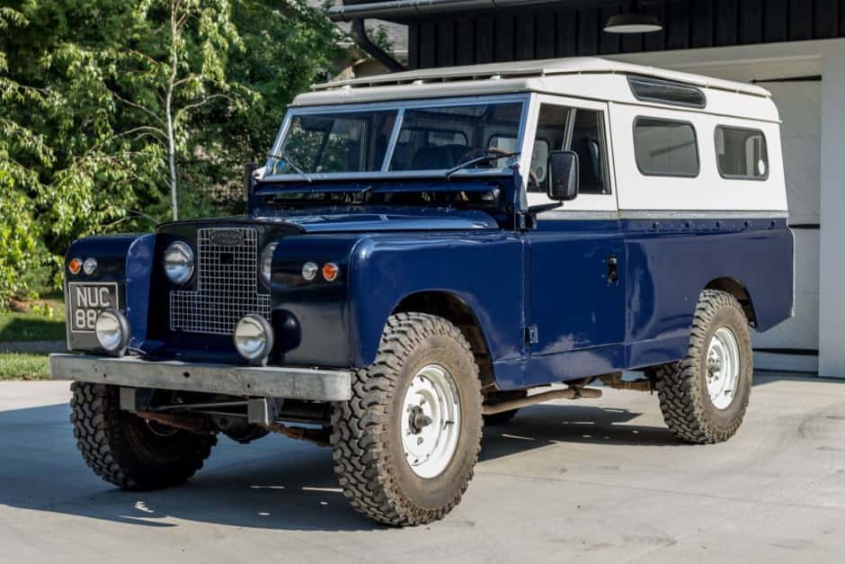 1967 Land Rover Series 109 sold for $19,000