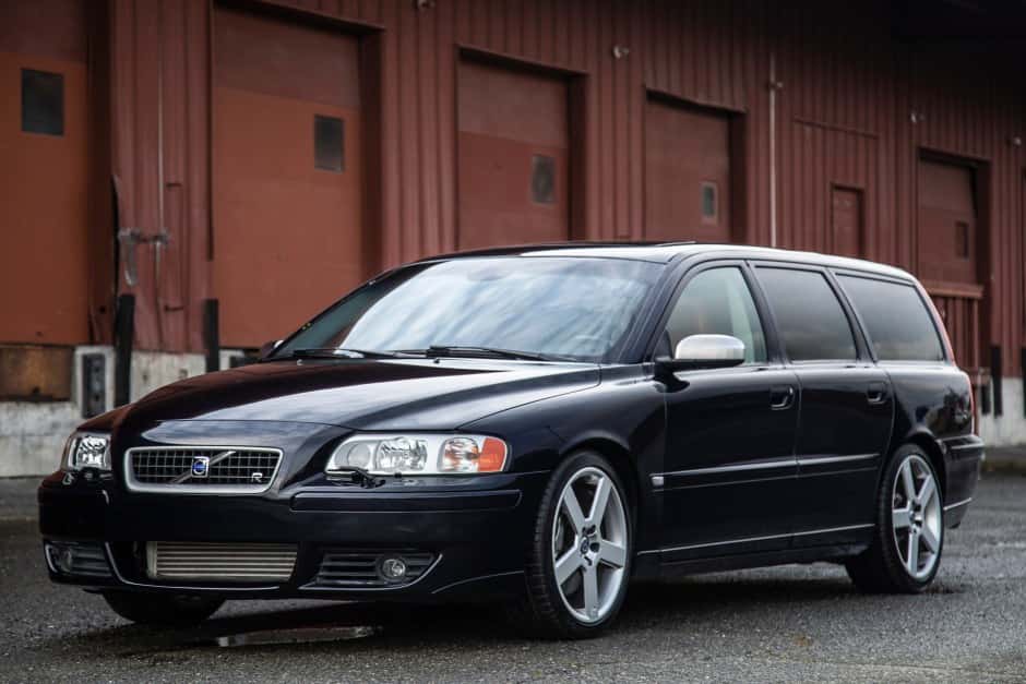 2005 Volvo V70R sold for $16,250