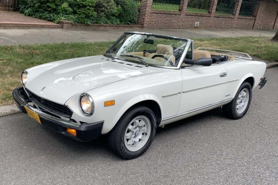 1984 Fiat 124 Spider (1966-1985) sold for $12,500
