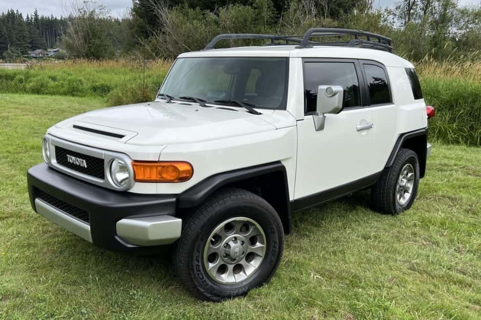 2013 Toyota FJ Cruiser sold for $34,700