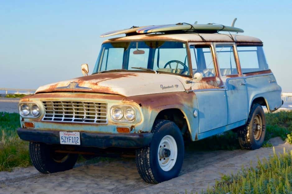 1961 International Harvester Travelall sold for $4,650