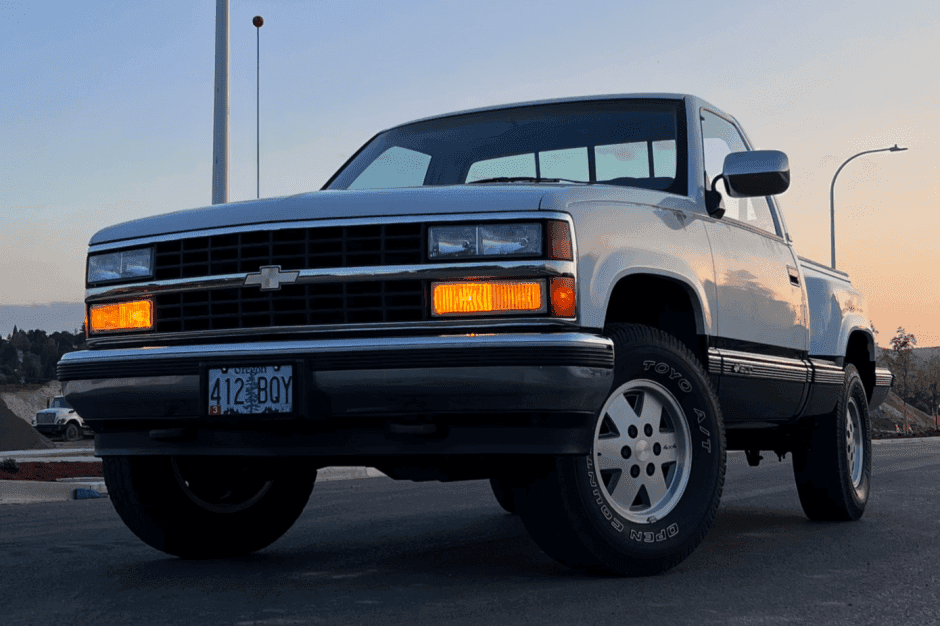 1991 Chevrolet C/K GMT400 (1988-2002) sold for $9,696