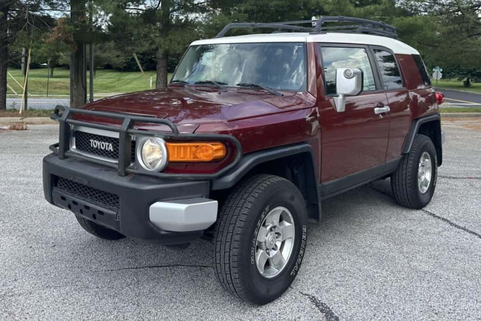 2008 Toyota FJ Cruiser sold for $12,100