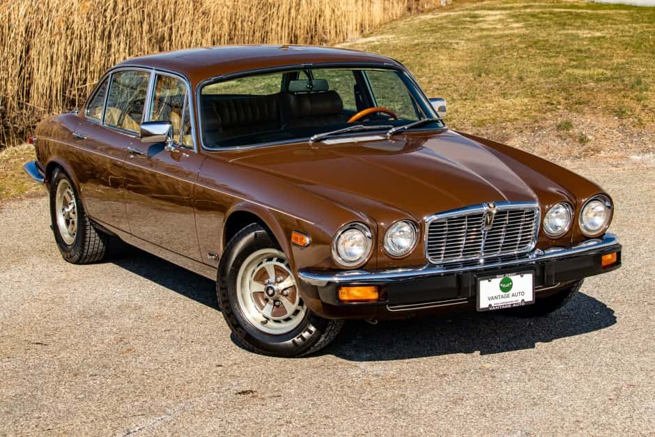 1977 Jaguar XJ Series 2 (1974-1979) sold for $22,250