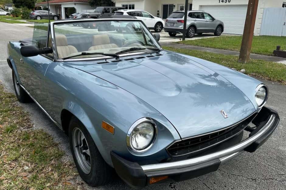 1985 Fiat 124 Spider (1966-1985) sold for $6,500