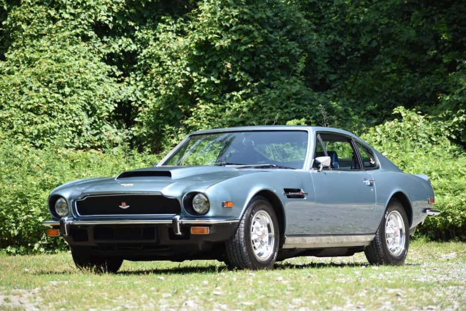 1976 Aston Martin V8 (1977-1989) sold for $110,000