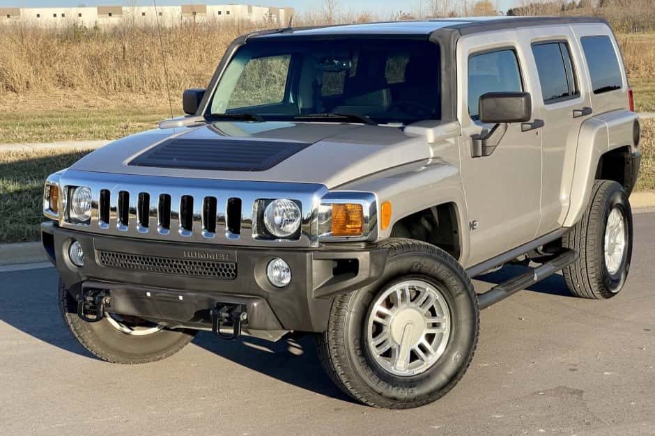 2006 Hummer H3 sold for $15,600