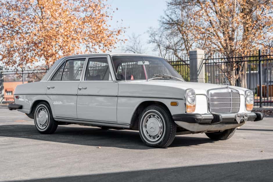 1974 Mercedes-Benz W114 & W115 sold for $18,000