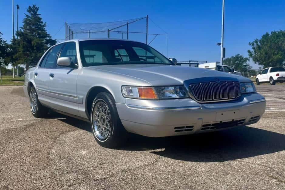 2001 Mercury Marquis & Grand Marquis sold for $11,500