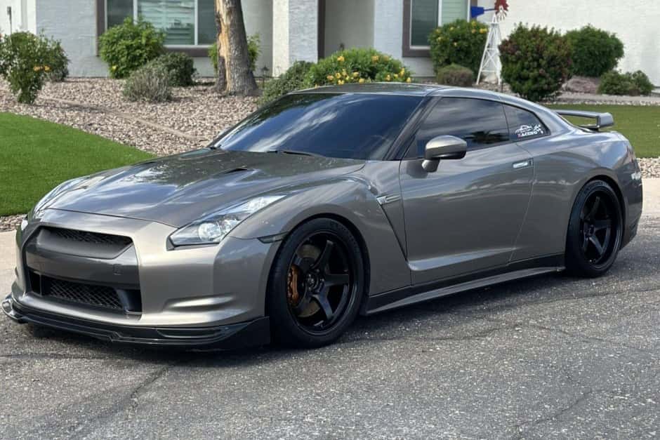 2009 Nissan GT-R R35 sold for $54,999