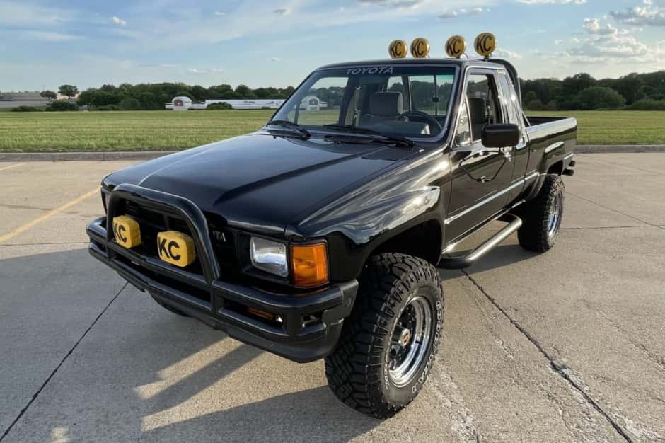 1987 Toyota Pickup (N50/N60/N70 1984-1988) sold for $21,750